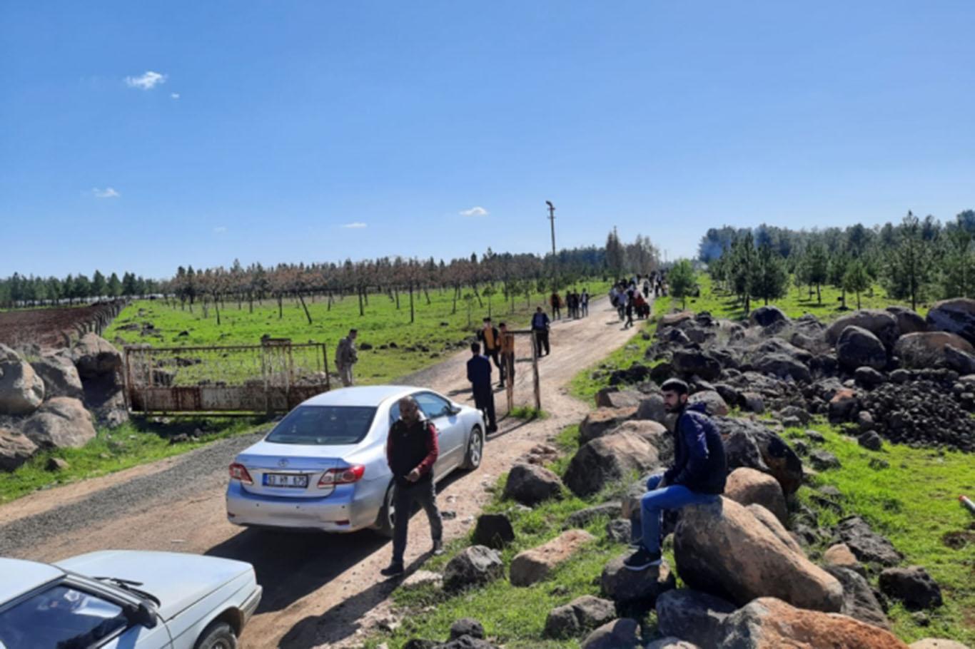 Jandarma uyardı piknikçiler eve döndü Jandarma uyardı piknikçiler eve döndü